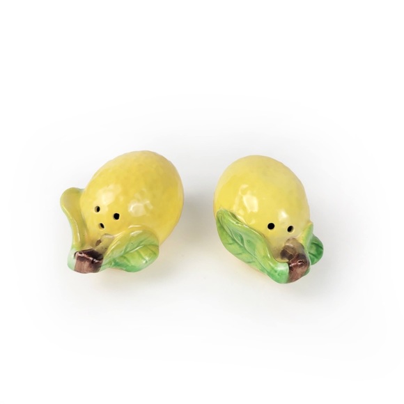 Vintage Lemon Fruit Salt & Pepper Shakers - Picture 3 of 3